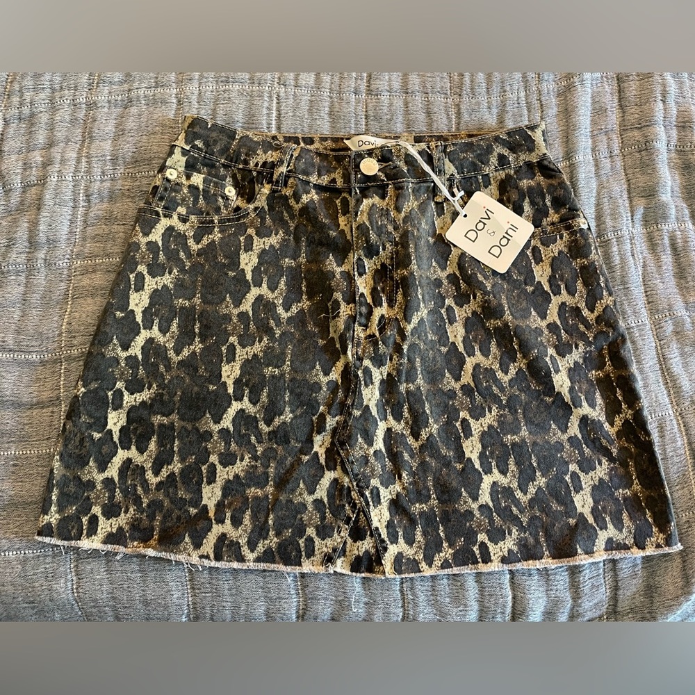 Dani & Davi NWT Med Skirt
